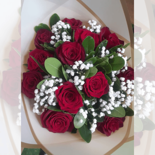 Ramo de Rosas con follaje